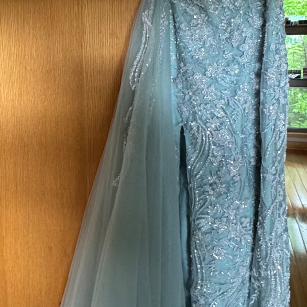 Dress - Picture 4 of 4